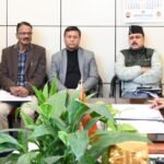 माल देवता–शेरकी सिल्ला मोटर मार्ग के कार्य में देरी पर कड़ी नाराजगी जताते गणेश जोशी